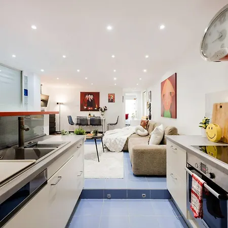 Creative Oasis By Gozsdu Bold & Stylish Retreat בודפשט
