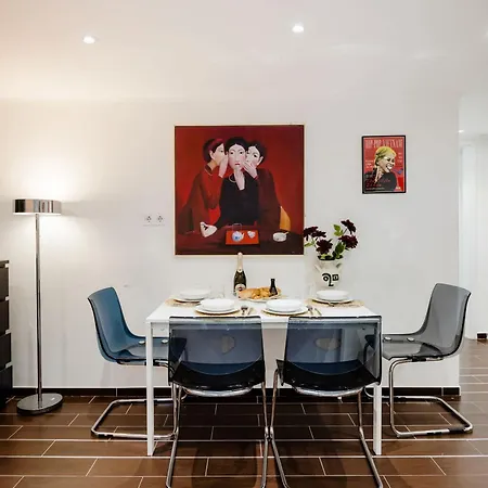 Creative Oasis By Gozsdu Bold & Stylish Retreat דירה *